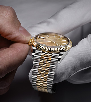 SERVICING YOUR ROLEX